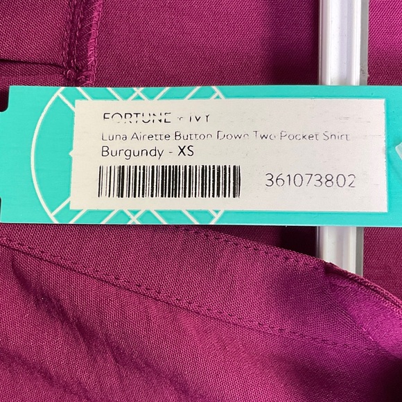 Fortune + Ivy Short-Sleeve Button-Down Shirt in Burgundy - Picture 3 of 10